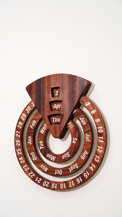 TTCH40 Engraved Wooden Calendar - DIY Home Decor